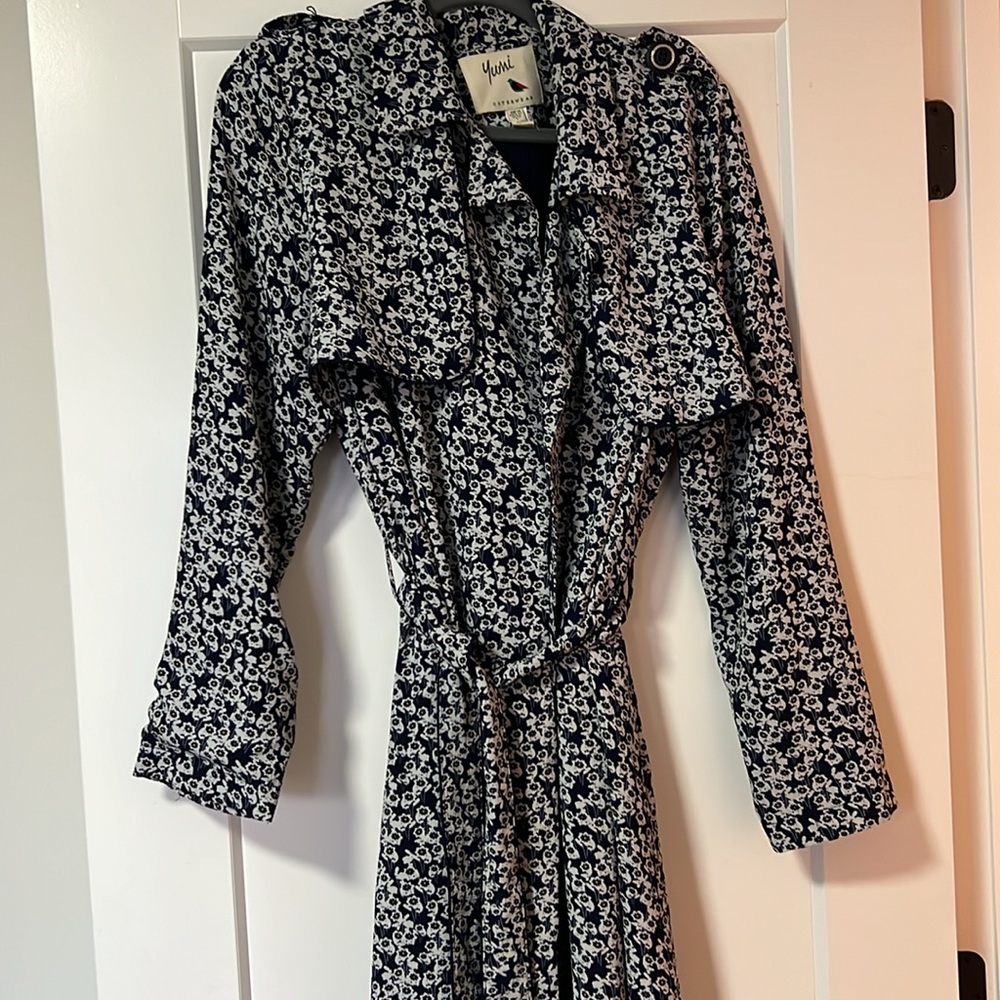 YUMI Floral Tench Coat Size Large - Picture 5 of 7